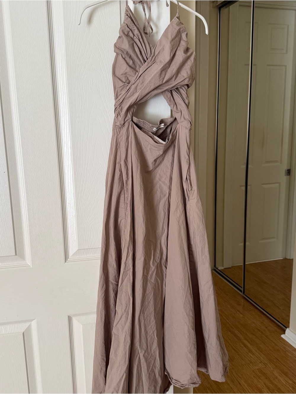 Abercrombie & Fitch Women’s Halter Taupe Maxi Dress Size Medium